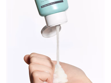 การผลัดเซลล์ผิวอย่างอ่อนโยน (Gentle Peeling) คืออะไร? และช่วยกู้ผิวหมองคล้ำให้สีผิวสม่ำเสมอได้อย่างไร?